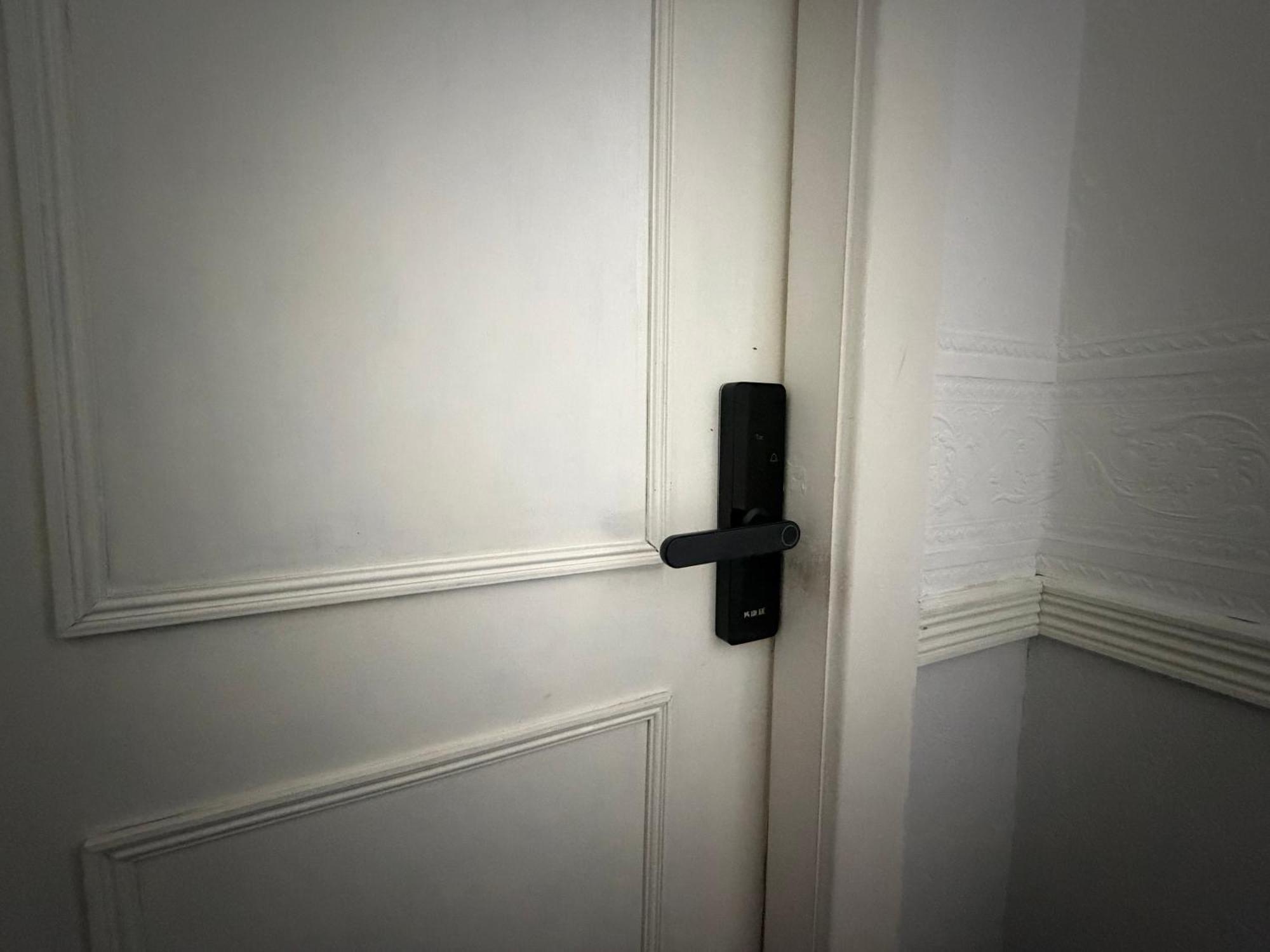 Suncrest Hotel # Self-Check-In — Photos 1